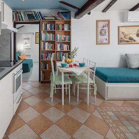 Villa Tina โปเรช ภายนอก รูปภาพ