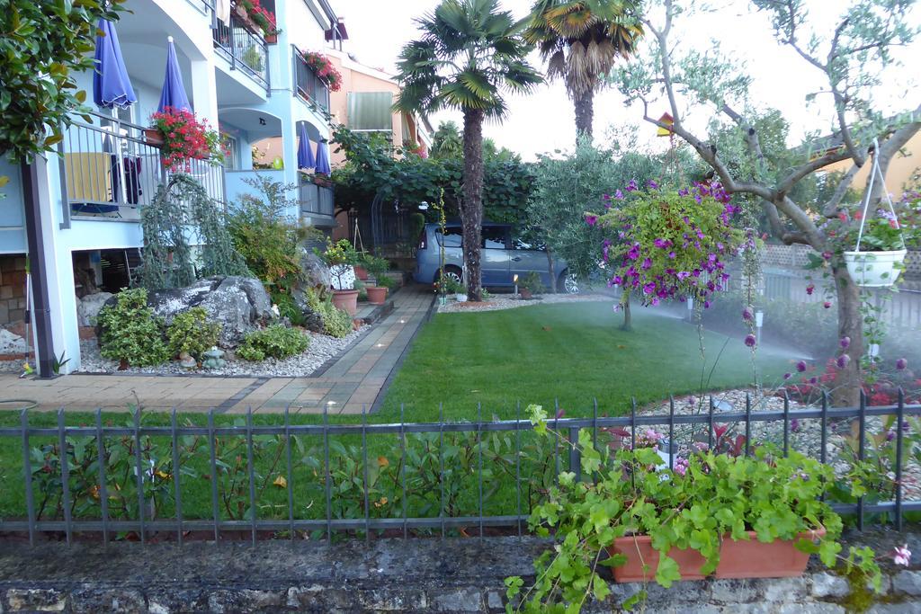 Villa Tina โปเรช ภายนอก รูปภาพ