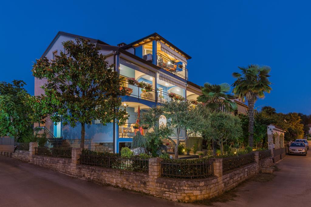 Villa Tina โปเรช ภายนอก รูปภาพ