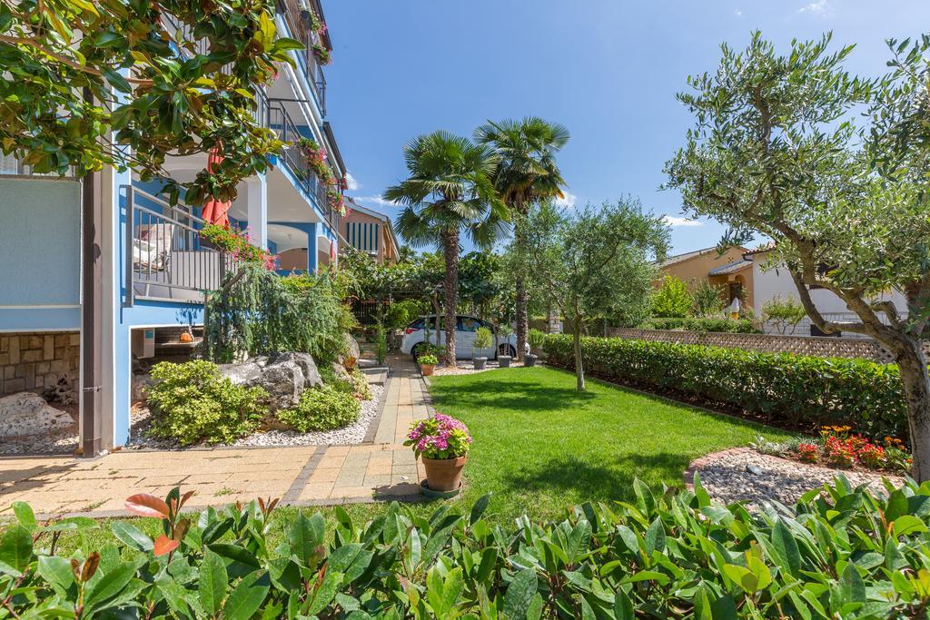 Villa Tina โปเรช ภายนอก รูปภาพ